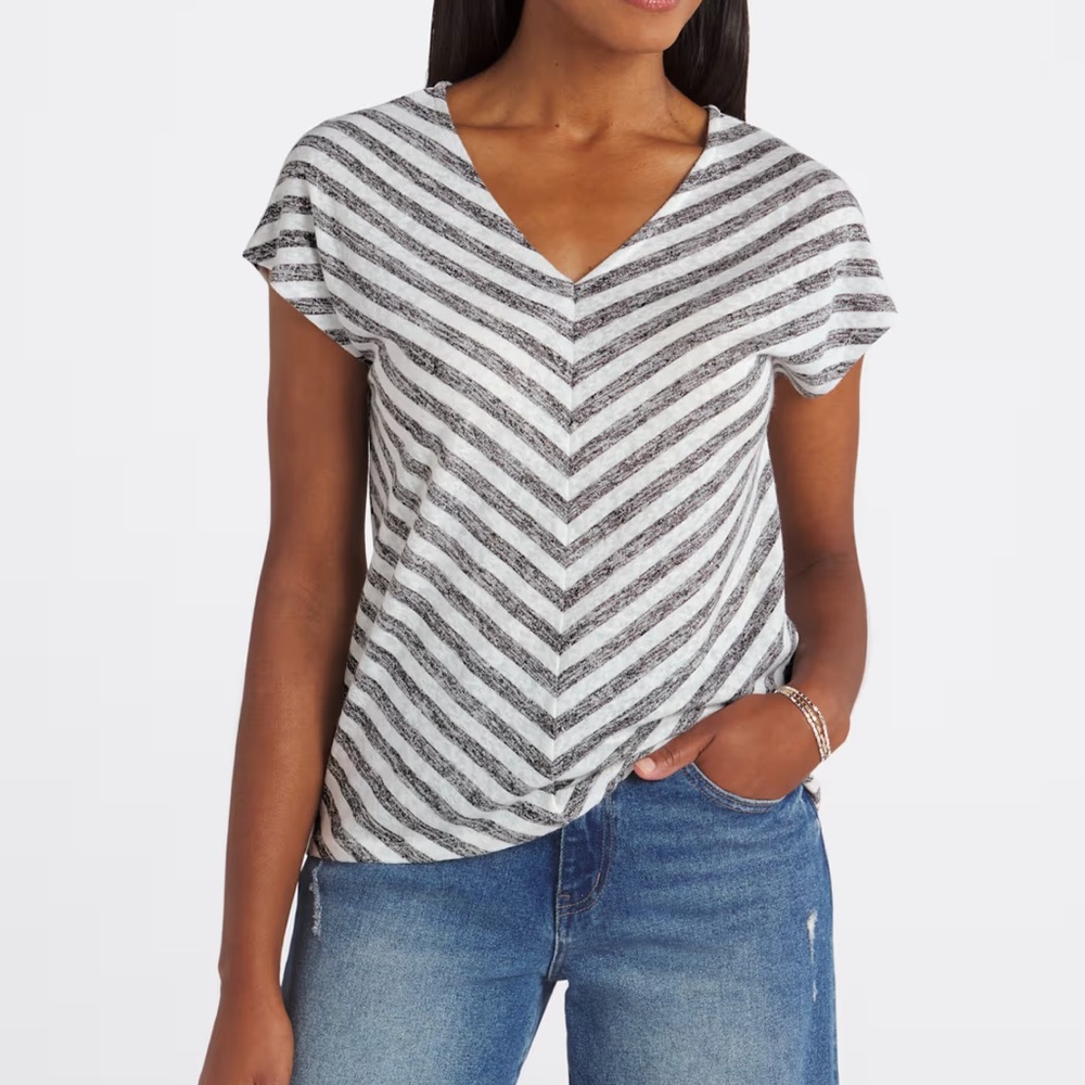 Bobeau Gray and White Fitted Cap Sleeve T-Shirt